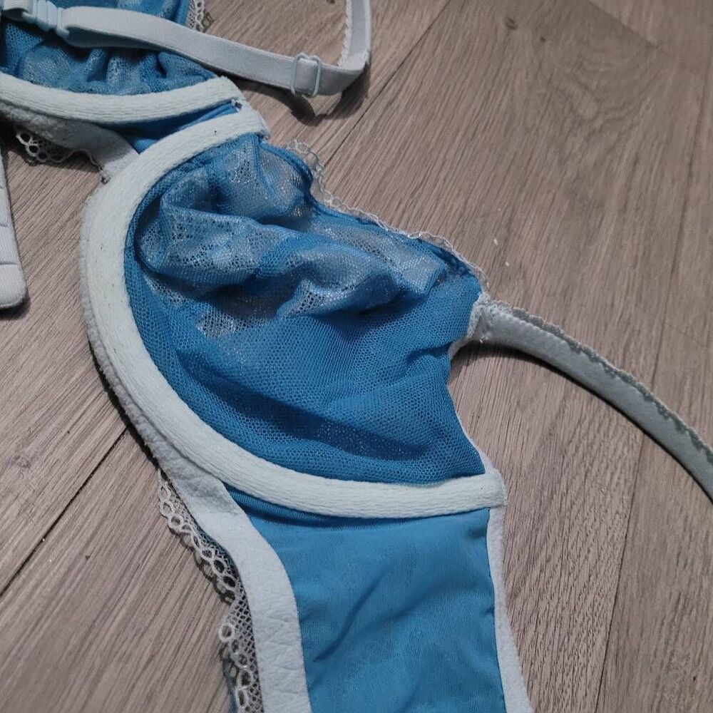 Victoria's Secret 34D baby blue lace bra not padded body by victoria - Picture 9 of 10